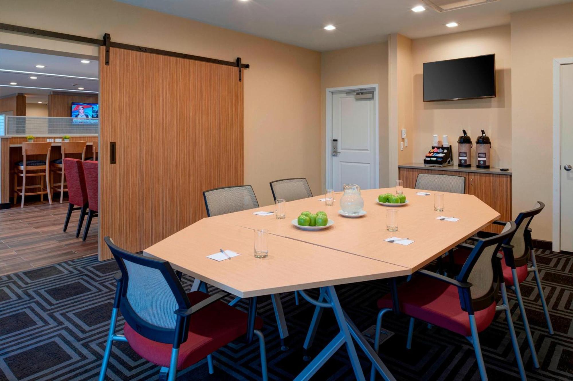 Towneplace Suites By Marriott Grand Rapids Airport Cascade Exterior foto